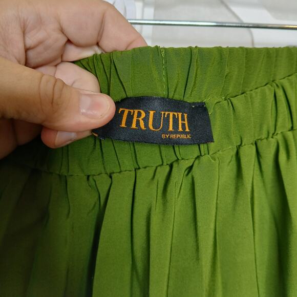 NWT Truth By Republic Green Pull On Pleated Midi Skirt Womens SM Preppy Work - Picture 4 of 10